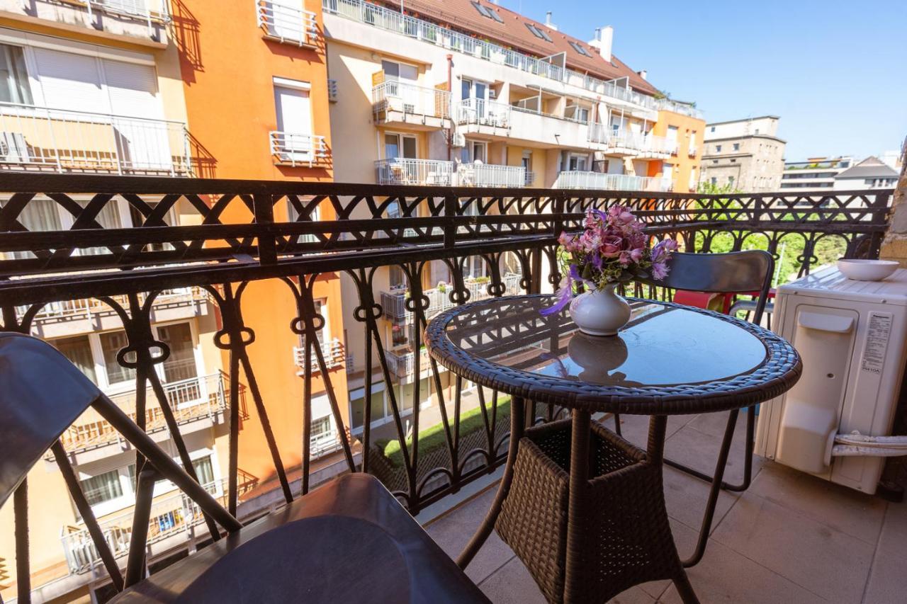 Garys Bright And Spacious Two Bedroom Flat Near Danube Budapest Exterior photo