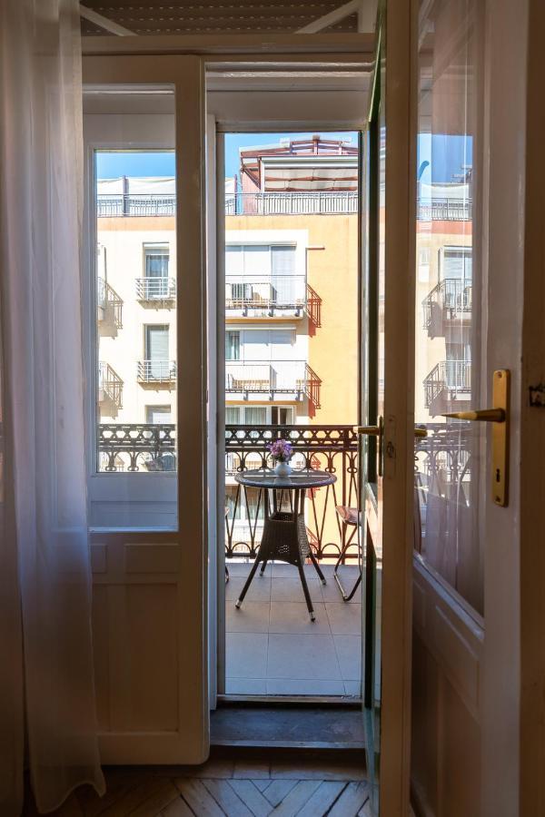 Garys Bright And Spacious Two Bedroom Flat Near Danube Budapest Exterior photo