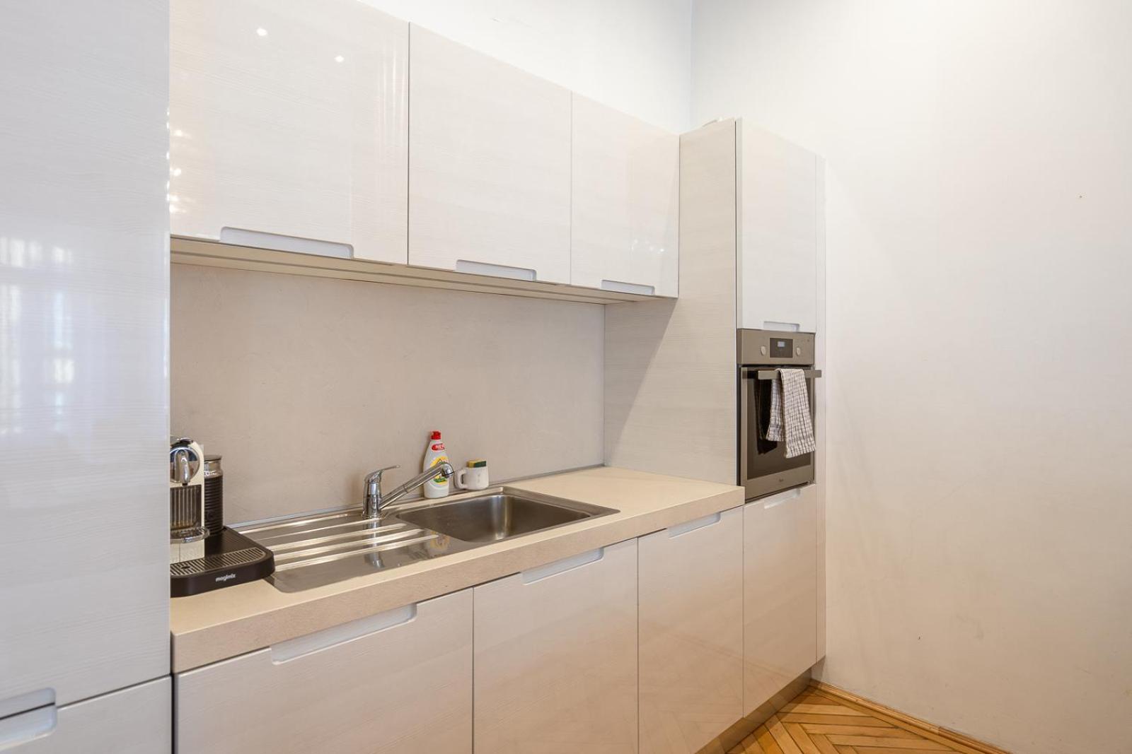 Garys Bright And Spacious Two Bedroom Flat Near Danube Budapest Exterior photo